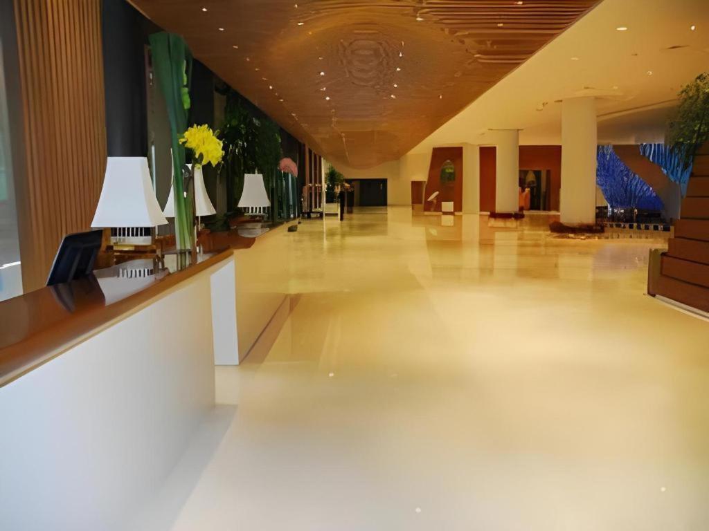 The Lakeview Hotel Beijing Exterior photo