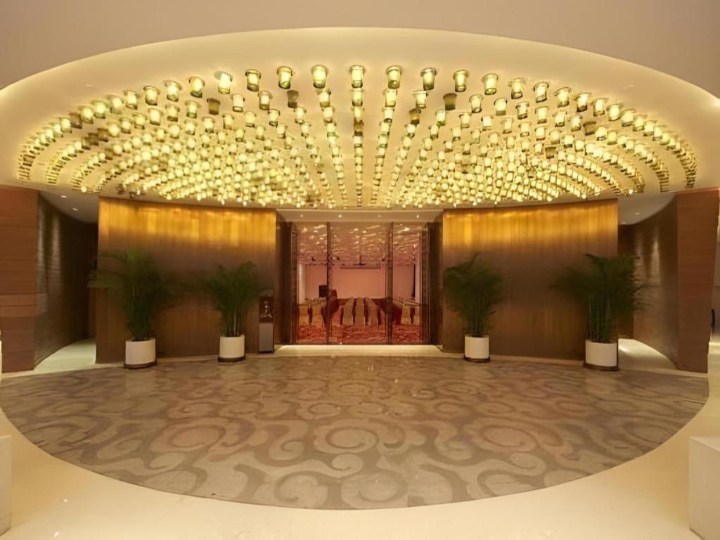 The Lakeview Hotel Beijing Exterior photo