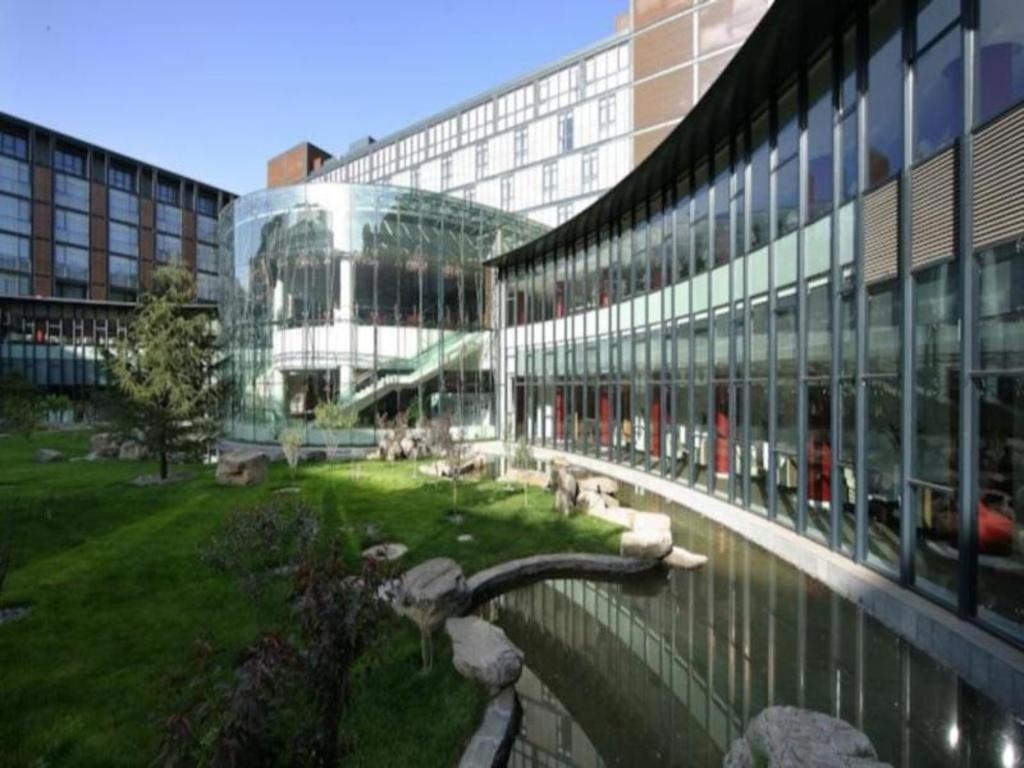 The Lakeview Hotel Beijing Exterior photo