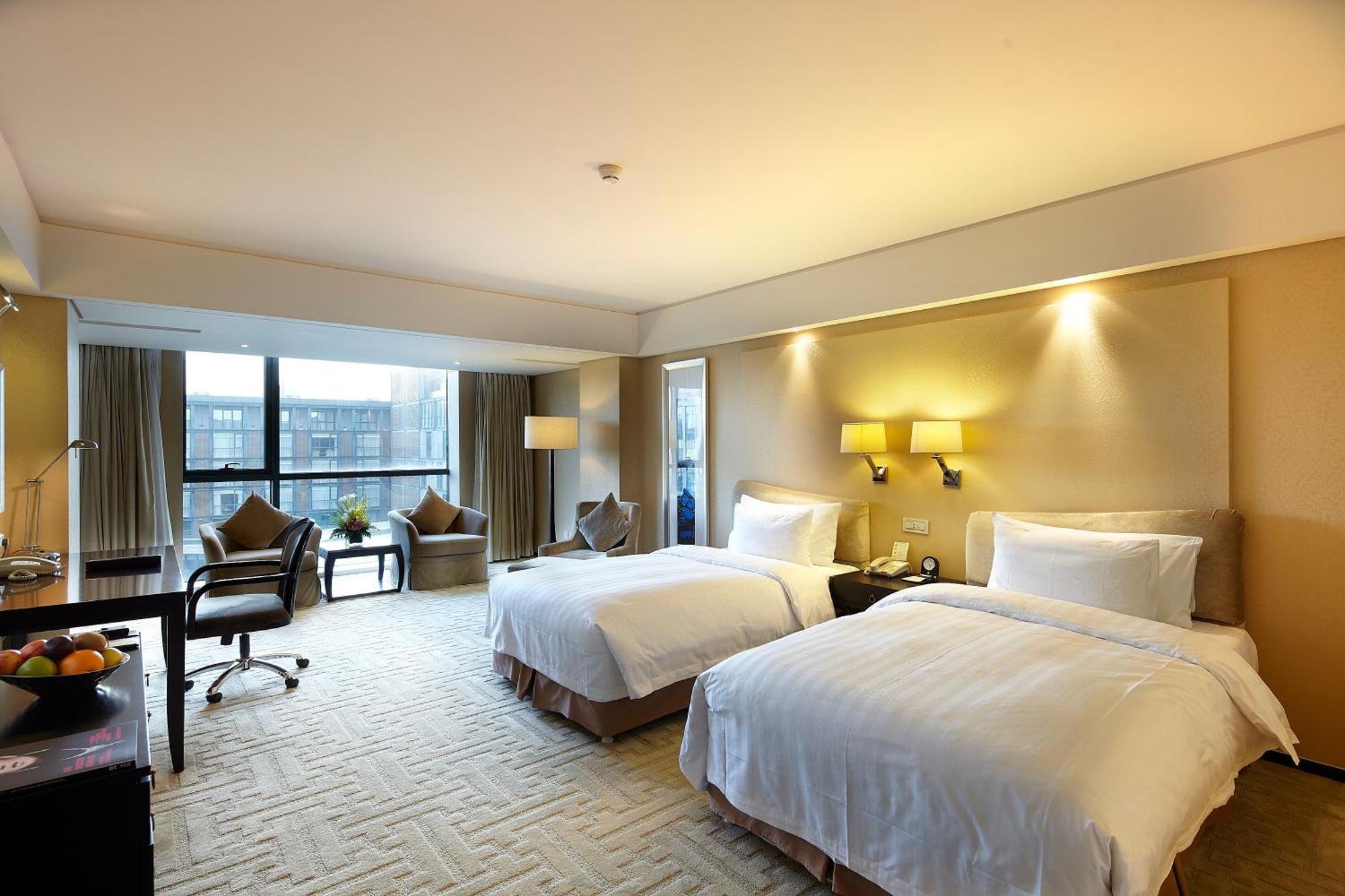The Lakeview Hotel Beijing Exterior photo