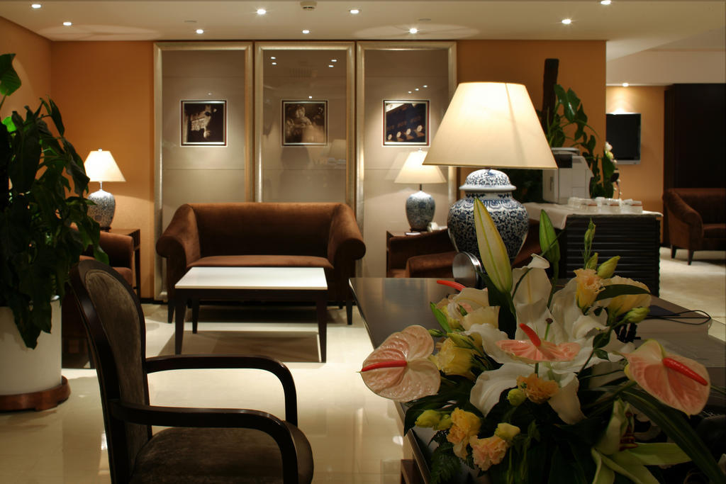 The Lakeview Hotel Beijing Exterior photo